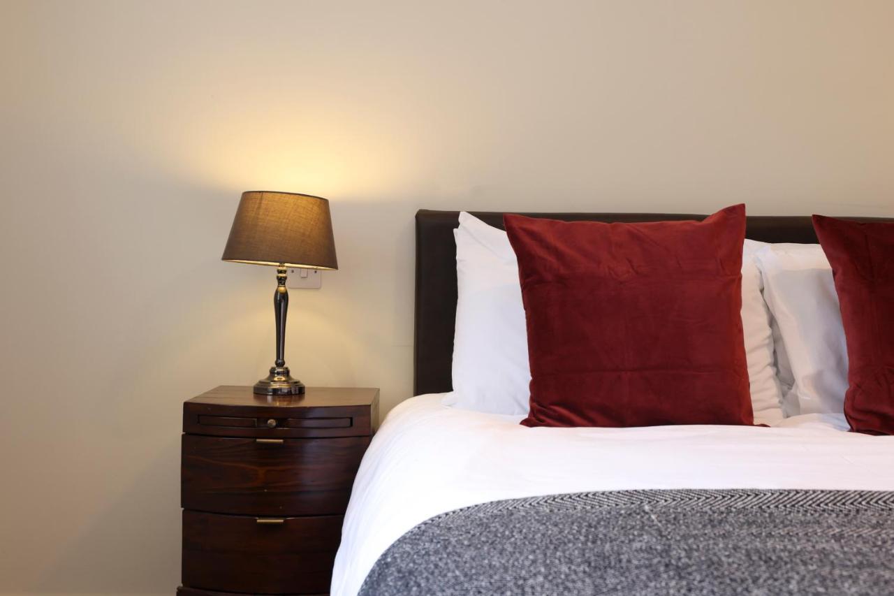 Joivy Spacious 2 Bed,2 Bath Flat, Free Parking And Rooftop Terrace Edinburg Exteriör bild