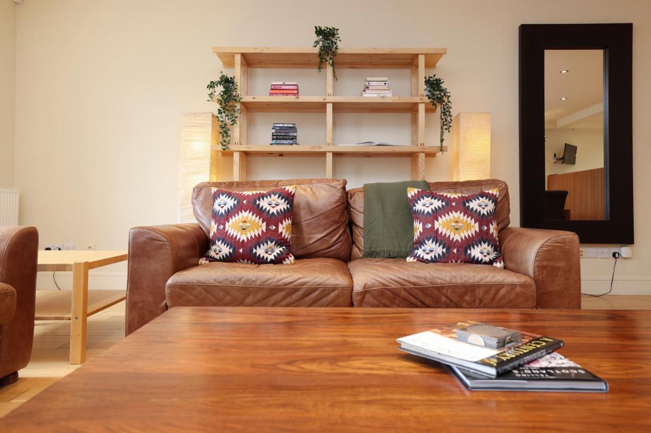 Joivy Spacious 2 Bed,2 Bath Flat, Free Parking And Rooftop Terrace Edinburg Exteriör bild