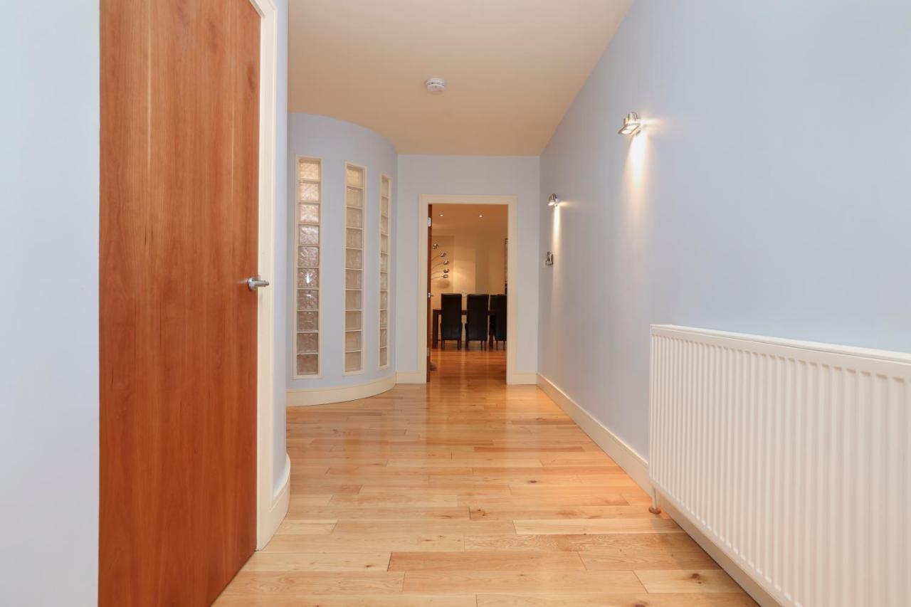 Joivy Spacious 2 Bed,2 Bath Flat, Free Parking And Rooftop Terrace Edinburg Exteriör bild
