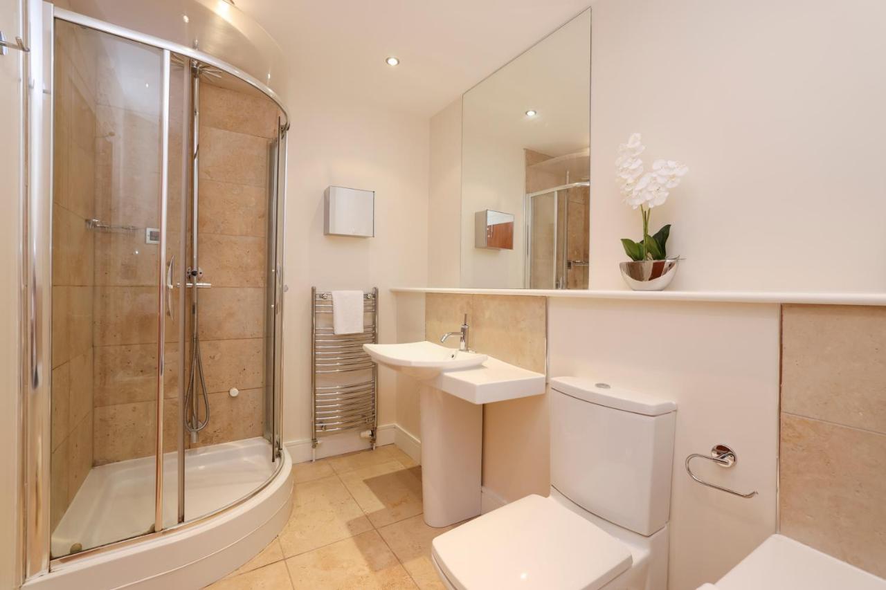 Joivy Spacious 2 Bed,2 Bath Flat, Free Parking And Rooftop Terrace Edinburg Exteriör bild