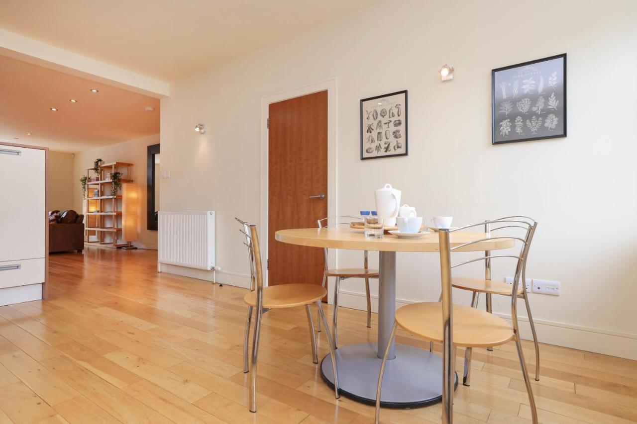 Joivy Spacious 2 Bed,2 Bath Flat, Free Parking And Rooftop Terrace Edinburg Exteriör bild